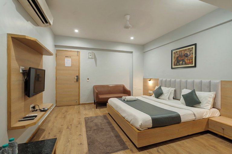 Bedroom 4, Hotel Berlin, Gandhinagar