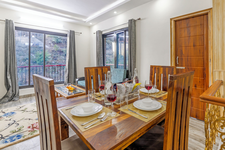 Dining 5, Alaya Stays Vyasa Duplex With Views, Dehradun