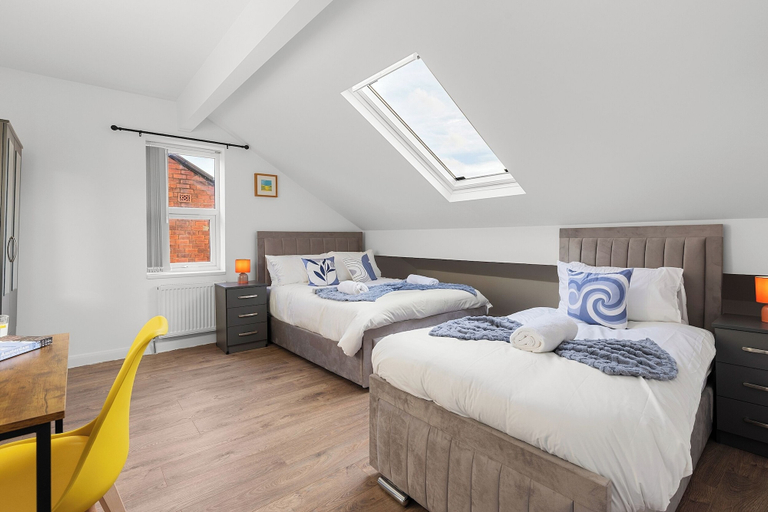 Room 5, Hartley Avenue, Leeds