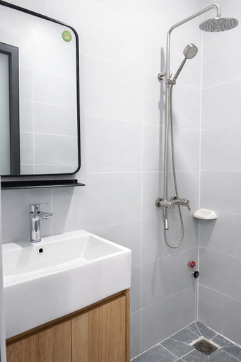 Bathroom 2, The One Apartments, Tân Uyên