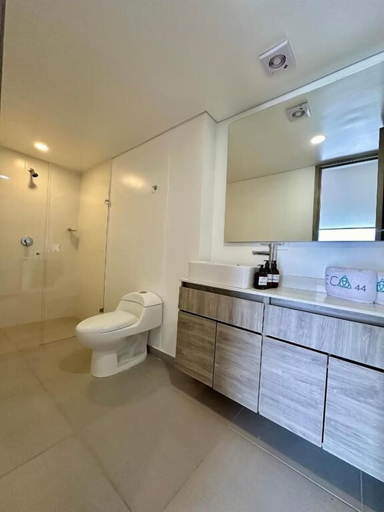 Bathroom 4, Hotel ECO 44, Medellín