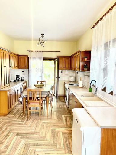 Room 4, Saltos Village House - Peaceful Poolside Retreat, Central Macedonia