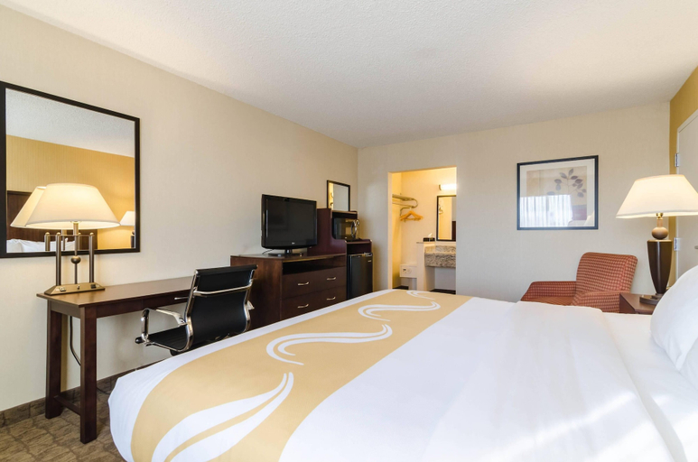 Bedroom 4, Quality Inn & Suites Ogallala, Keith