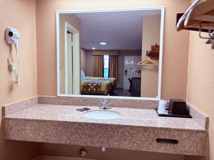 Bathroom 4, Express Inn & Suites Houston Katy, Houston