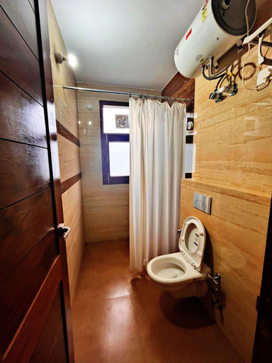 Bathroom 2, Carignano Homestay - Mashobra, Shimla