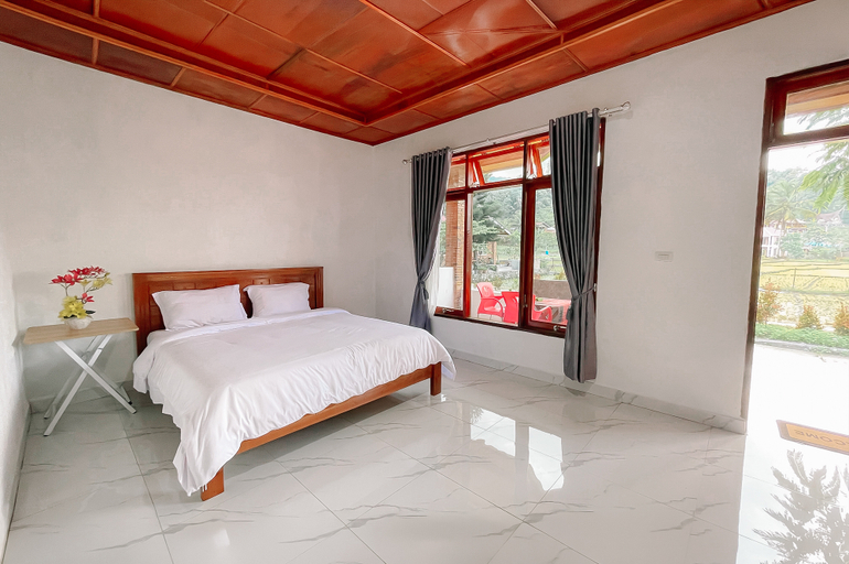 Bedroom 2, Doni Guest House by Staigo, Samosir