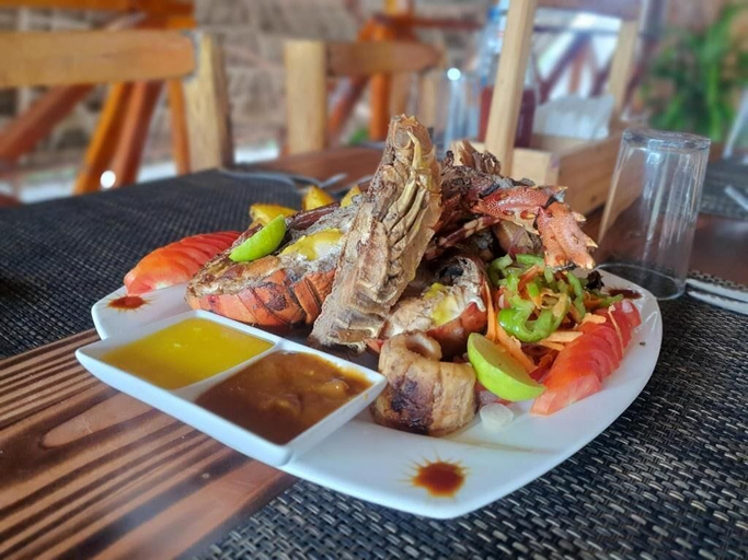 Restaurant 4, Uhuru Hotel & Restaurant, Kaskazini 'A'
