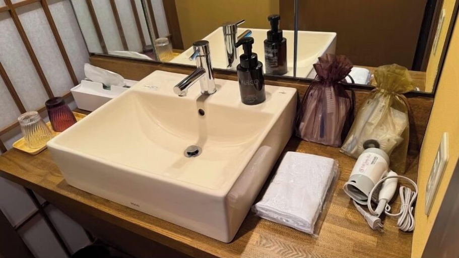 Bathroom 5, Daido Garden Hotel Yunoyama SPA Resort, Komono