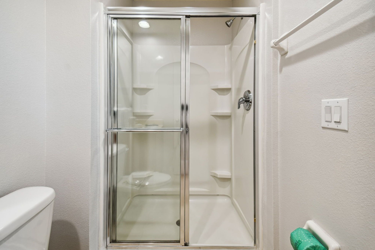Bathroom 4, 2BR Suites w/ Jacuzzi 10min to Disney, Osceola
