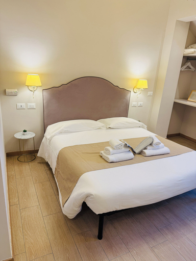 Bedroom 3, La Boutique by Rjgal, Florence