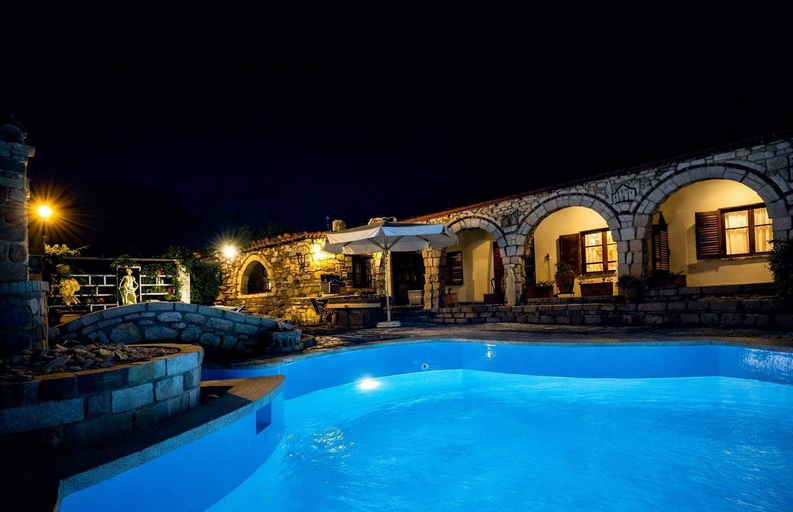 Room 5, Saltos Apartment 2 - Pool Garden Getaway, Central Macedonia