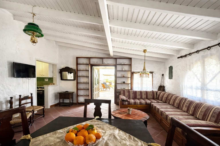 Room 4, Saltos Apartment 1 - Serene Pool Garden Escape, Central Macedonia