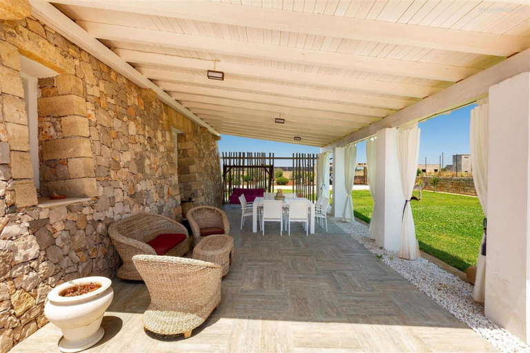 Room 5, 777 Rifinita Villa con Piscina a Presicce, Lecce