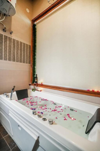 Bathroom, ELIVAAS Dilli House Villa with Pvt pool, Solan