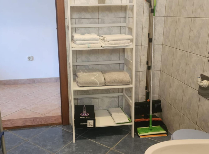 Bathroom 3, Charming Apartments Zara & Mia, Supetar