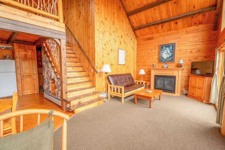 Living area 4, Mountainview Resort by Coolvacay, Somerset