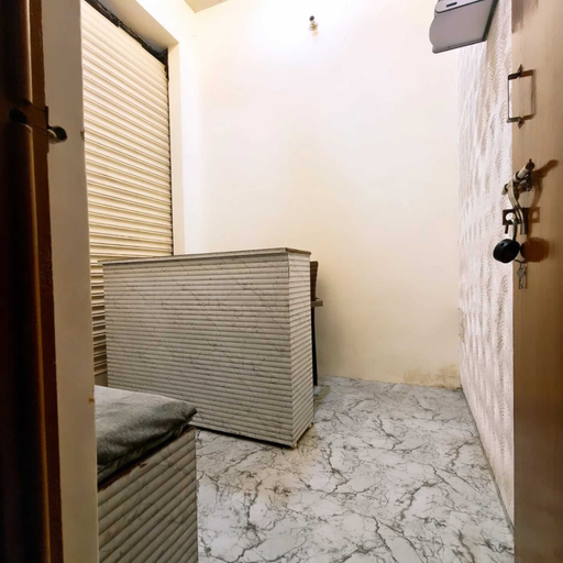 Bedroom 1, Balaji Guest House, Varanasi