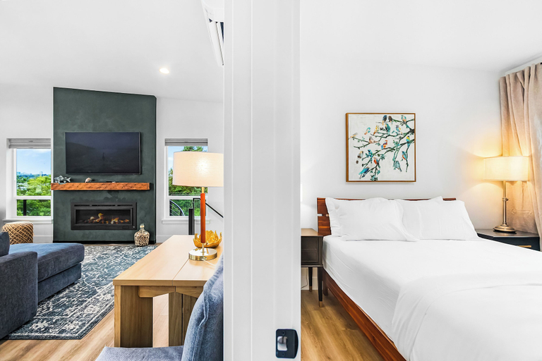 Room 3, Cedar Hollow House, Whatcom