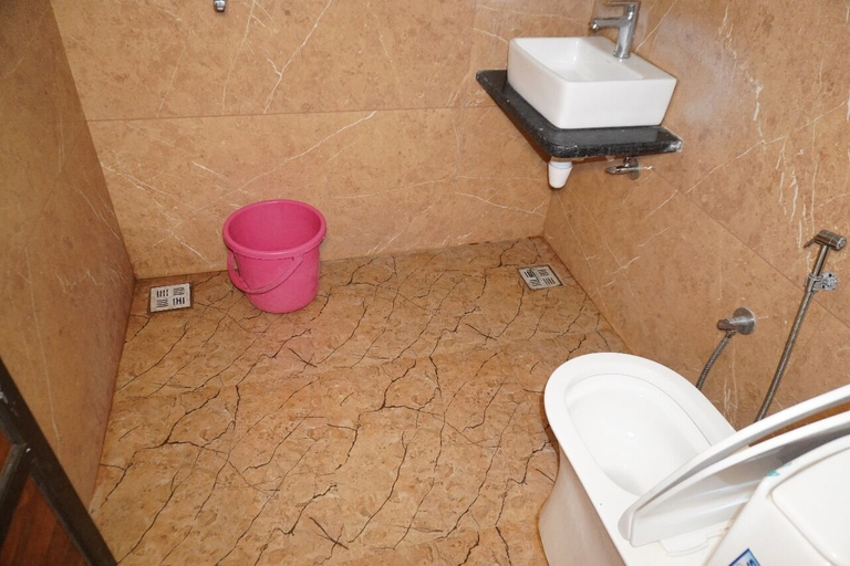 Bathroom 4, Shree Shyam Kiran Palace, Sikar