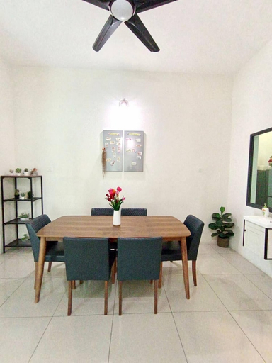 In-Room Dining 2, Tropical Livings Meru Ipoh Homestay, Kinta