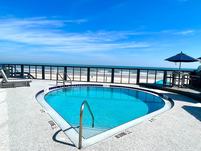 Room 3, Ocean Oasis - Ocean View At Symphony Beach Club and King Bed, Volusia