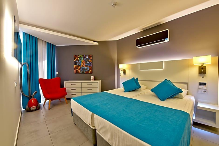 Bedroom 2, Green Garden Suites Hotel, Alanya