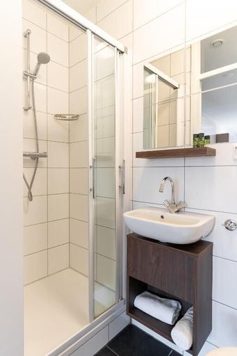 Bathroom, Utrecht City Apartments- Weerdsingel, Utrecht