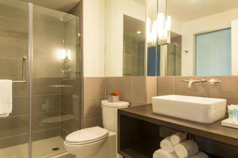 Bathroom 4, Harbor House Hotel and Marina at Pier 21, Galveston
