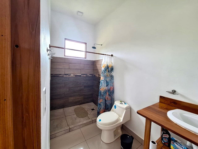 Bathroom 5, Corcovado Tropical Garden, Osa