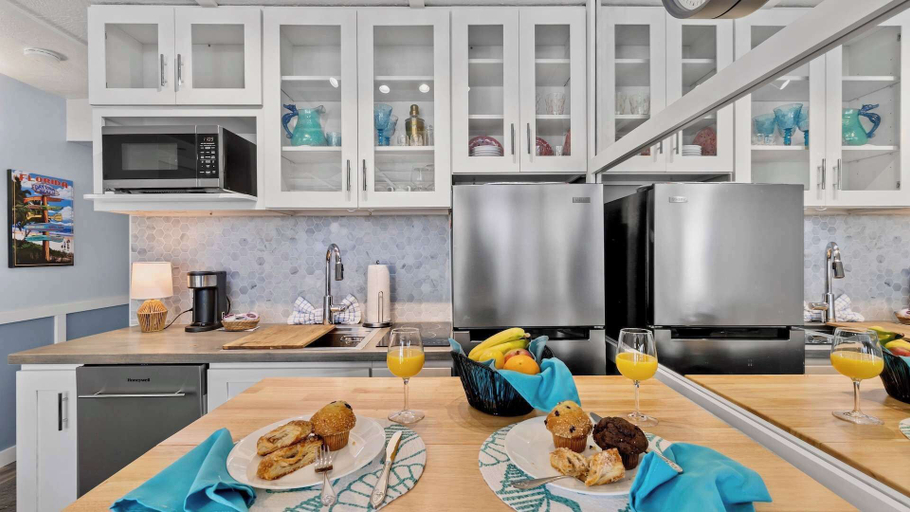 Room 2, Ocean Oasis - Ocean View At Symphony Beach Club and King Bed, Volusia