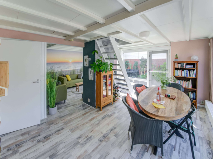 Dining 5, Comfortable Vacation Home Near the sea, Noordwijk