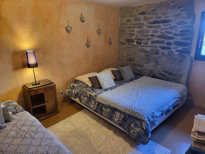 Bedroom 2, Gîte l'Aurienchon, Isère