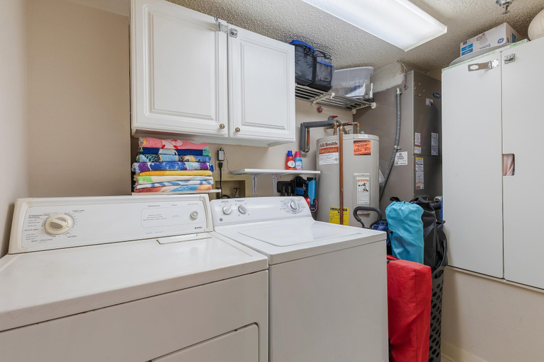 Interior 3, Sand Dollar 1105, Volusia