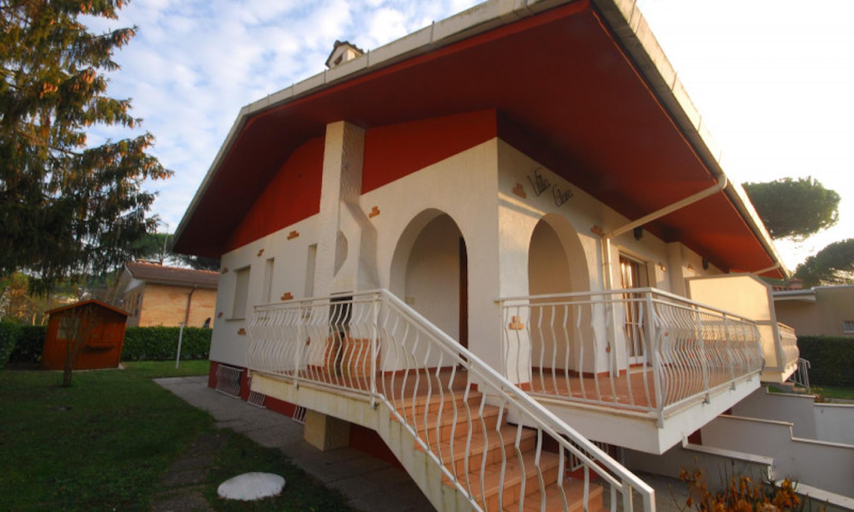 2, Cozy villa with a fenced garden, Udine