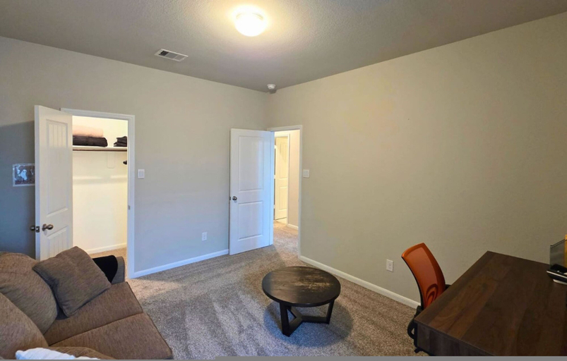 Room 2, Corporate Retreat Near Houston and Med Ctr, Brazoria