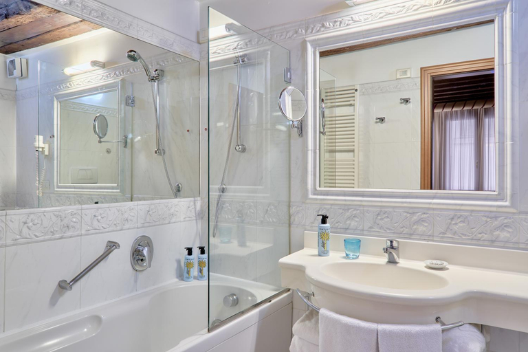 Bathroom 4, Locanda Vivaldi, Venezia