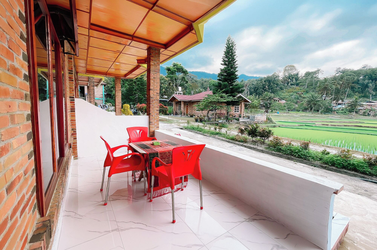 Outdoor dining 4, Doni Guest House by Staigo, Samosir