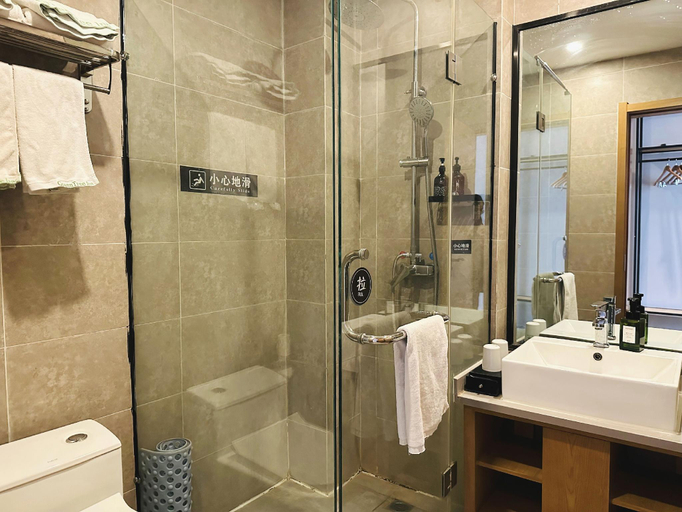 Bathroom 3, GreenTree Inn Xinxiang Fengqiu County Xingfu Road, Xinxiang
