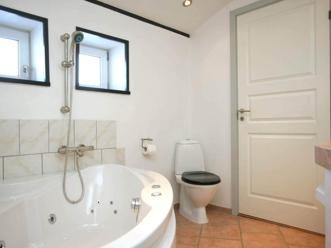 Bathroom 4, 4 Star Holiday Home in Humble, Langeland