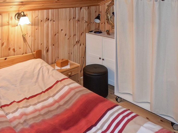 Bedroom 3, 6 Person Holiday Home in Bofjorden, Surnadal