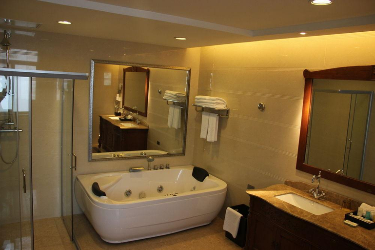 Bathroom 3, Country Garden Phoenix Hotel Europe City Chuzhou, Chuzhou