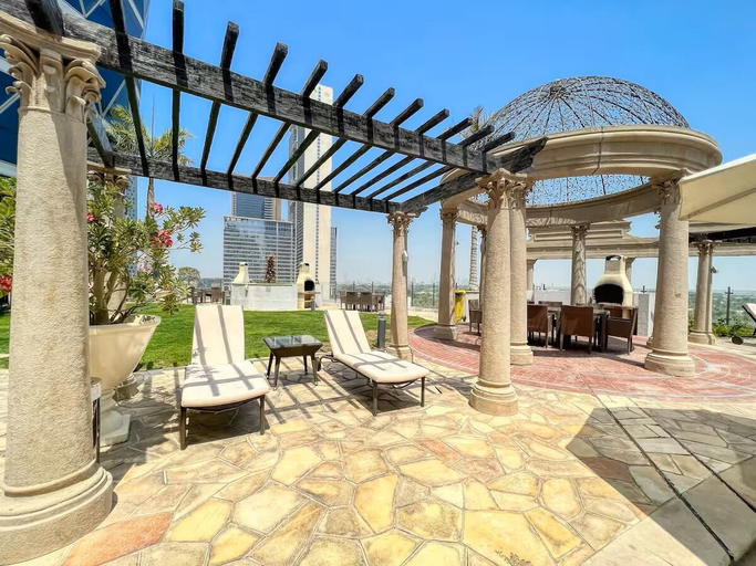 Outdoor dining 5, Vogue Park Tower near DIFC Metro Station, Dubai