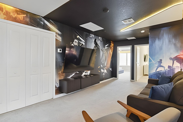 Living area 5, Luxury 5BR Home w/ Private Pool Near Disney, Polk