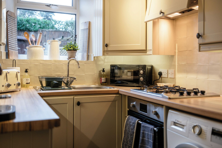 Private kitchen 5, Beautiful 2 BD Cottage in the Cotswolds, Gloucestershire