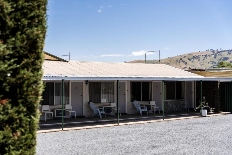 Exterior & Views 2, The Gatta Inn, Towong - Pt A
