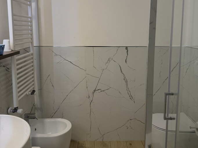 Bathroom 4, Hotel Giada, Torino