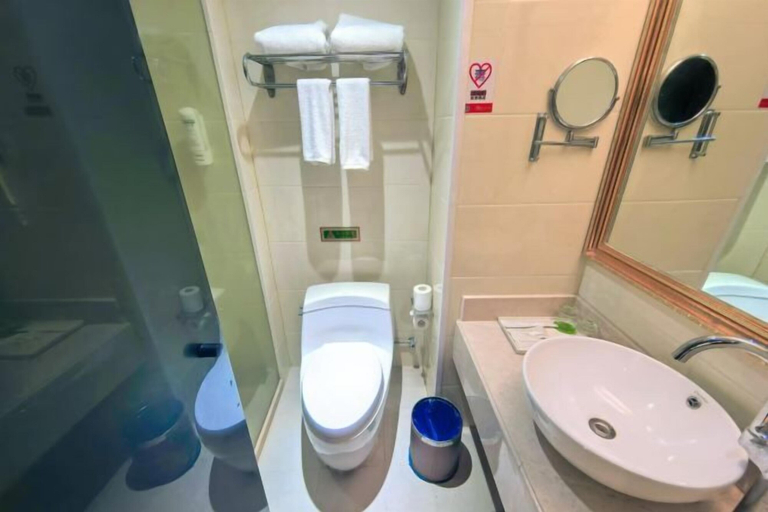 Bathroom 4, Fenghua Hotel, Ningbo