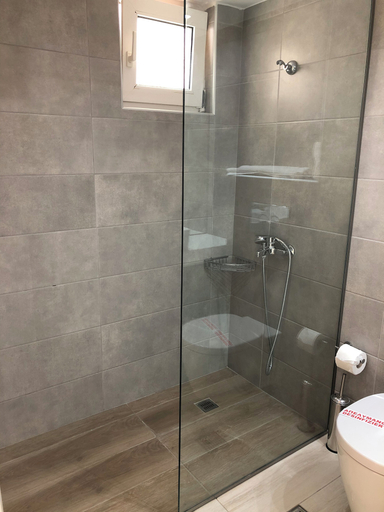 Bathroom 5, Alexander House, Crete