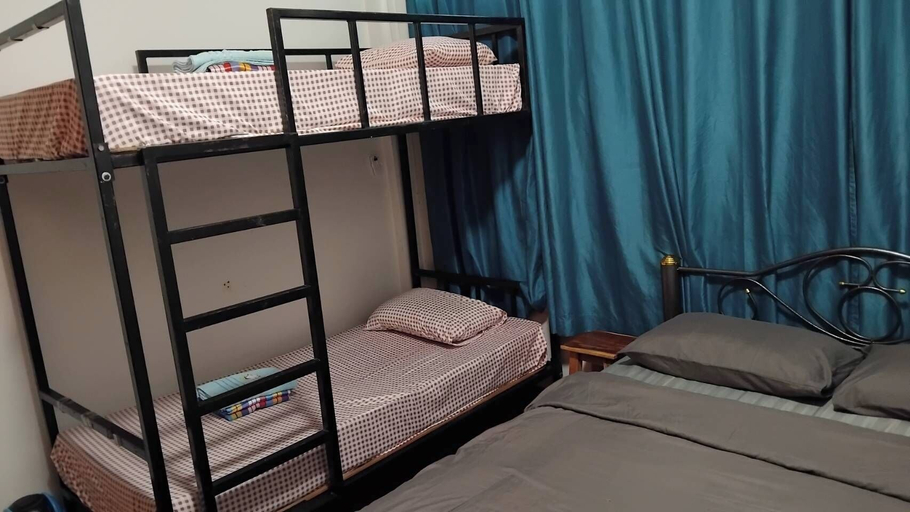 Bedroom 4, Sleep With Me Hostel, Phra Nakhon