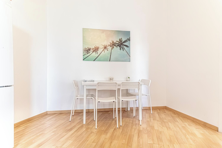 Dining 4, Modern 1BR Near U3 Station & Danube, Wien